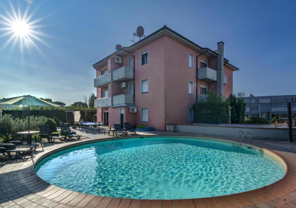 Giada Palace Apartments & Pool - Giada Palace Group Lucca Eksteriør billede